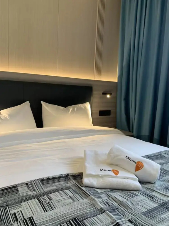 Mooncity Hotel & Boardinghouse