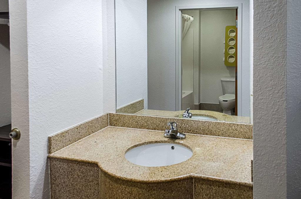 Quality Inn & Suites Biloxi - Ocean Springs