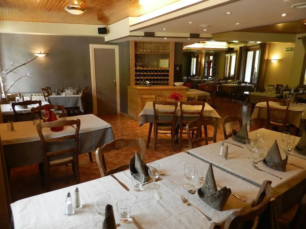 Logis Hôtel Spa la Cascade