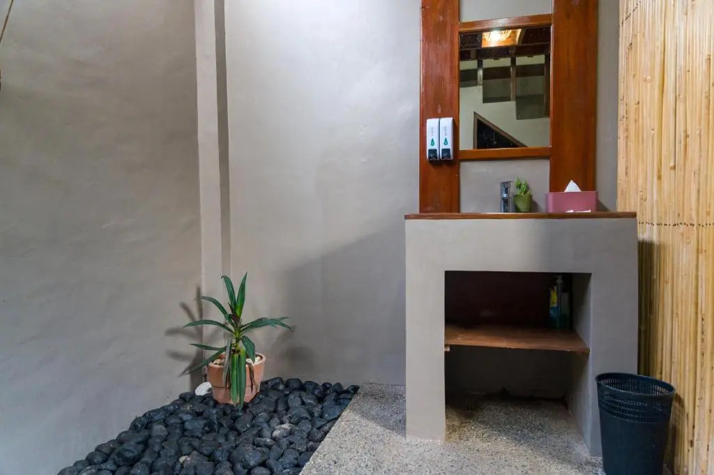 Nakabalo Guesthouse & Restaurant