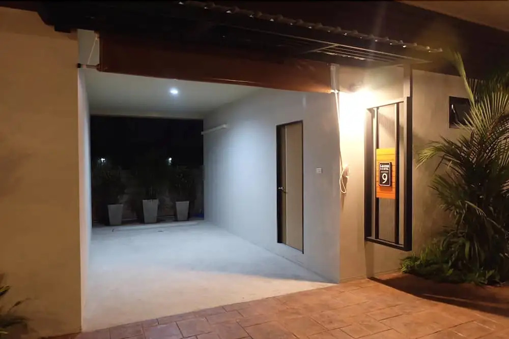 Leona hotel