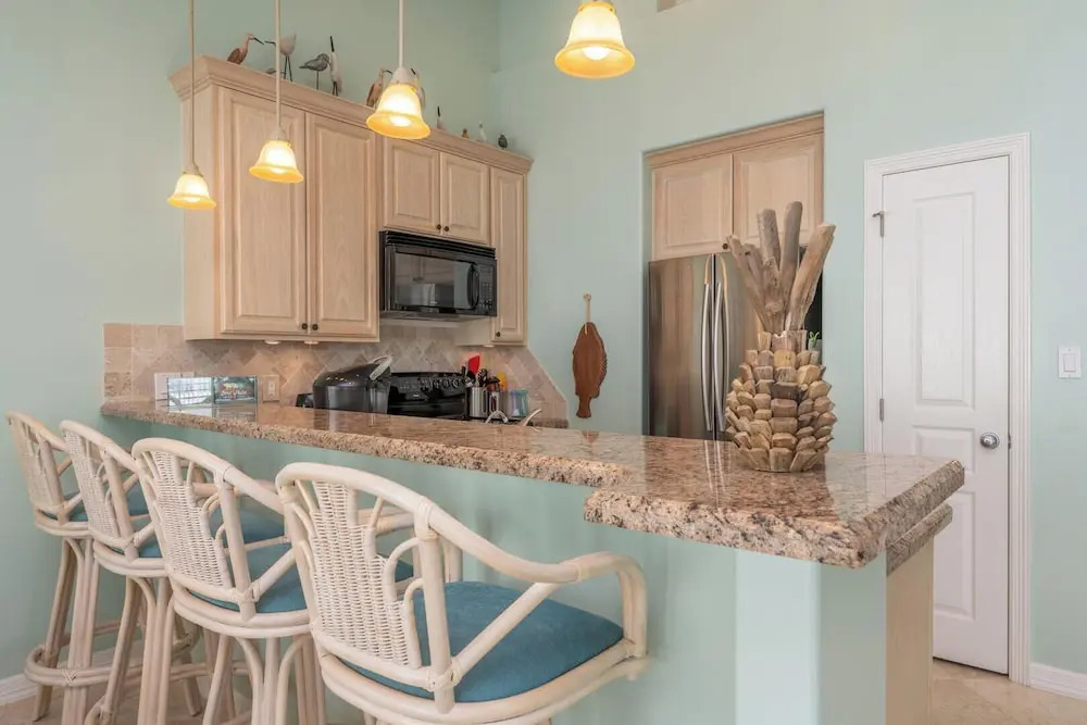 Large Condo Close to Beach With Semi-private Pool!
