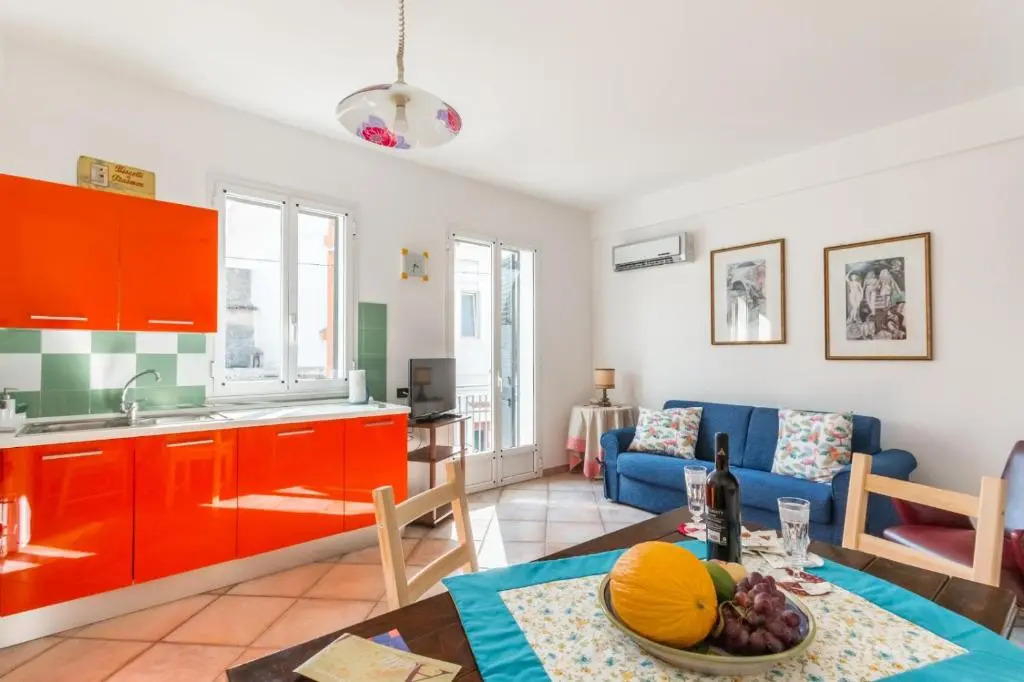 Dabbanna house near the sea, parking & wifi