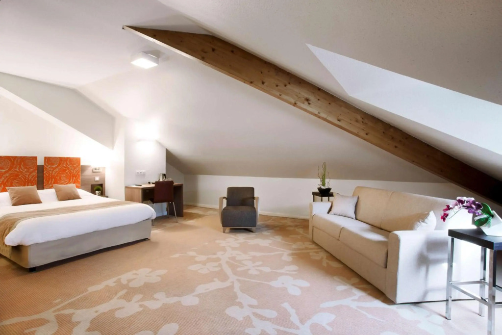 Kyriad Chambéry Centre - Hôtel et Résidence