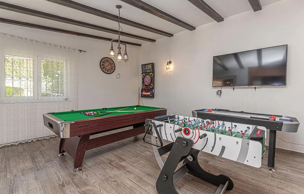 Beautiful Home in Dubrava With Wifi and 6 Bedrooms