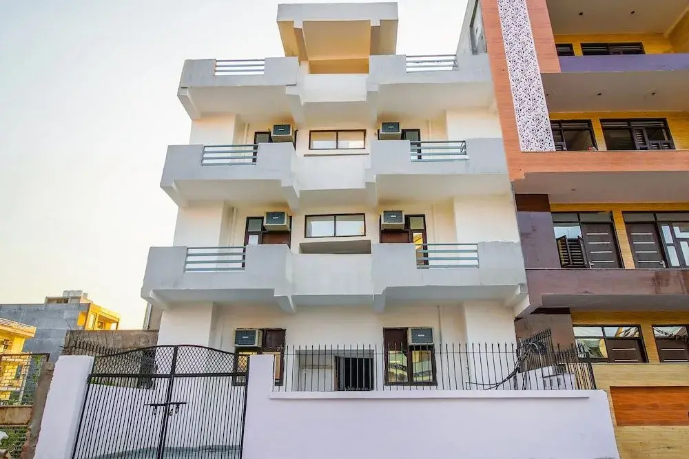 OYO Home 39479 Decent Studio Sehatpur