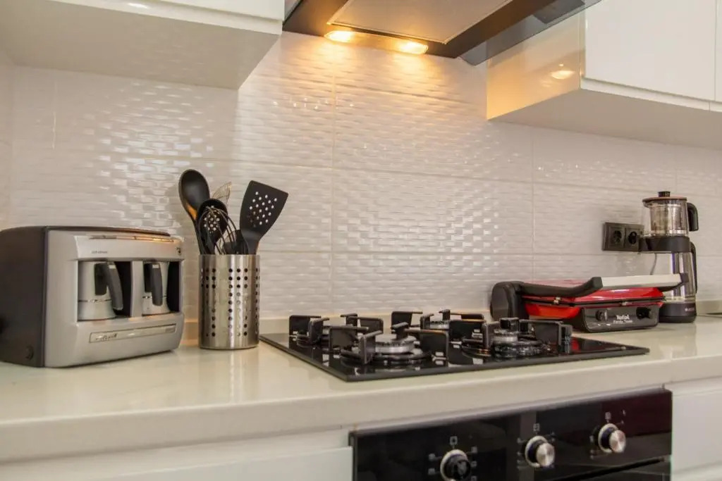 Vibrant and Central Flat Near Sea in Cesme