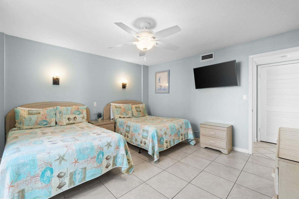 Shoreline Towers 1051 3 Bedroom Condo