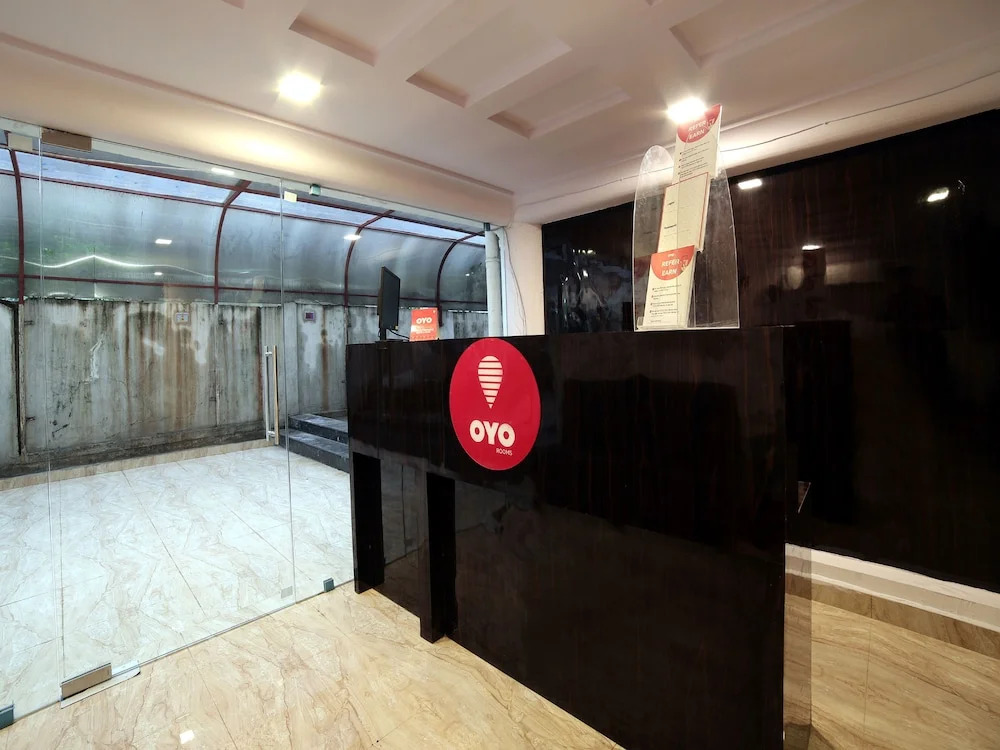 OYO 15211 Hotel Midas