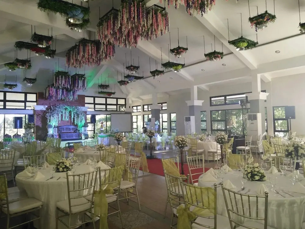 RedDoorz Premium @ Ouan's the Farm Resort