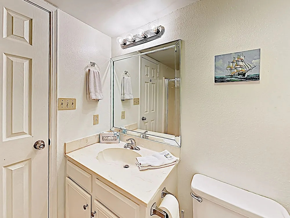 New Listing! Beachfront Bliss W/ Pools & Sauna 3 Bedroom Condo