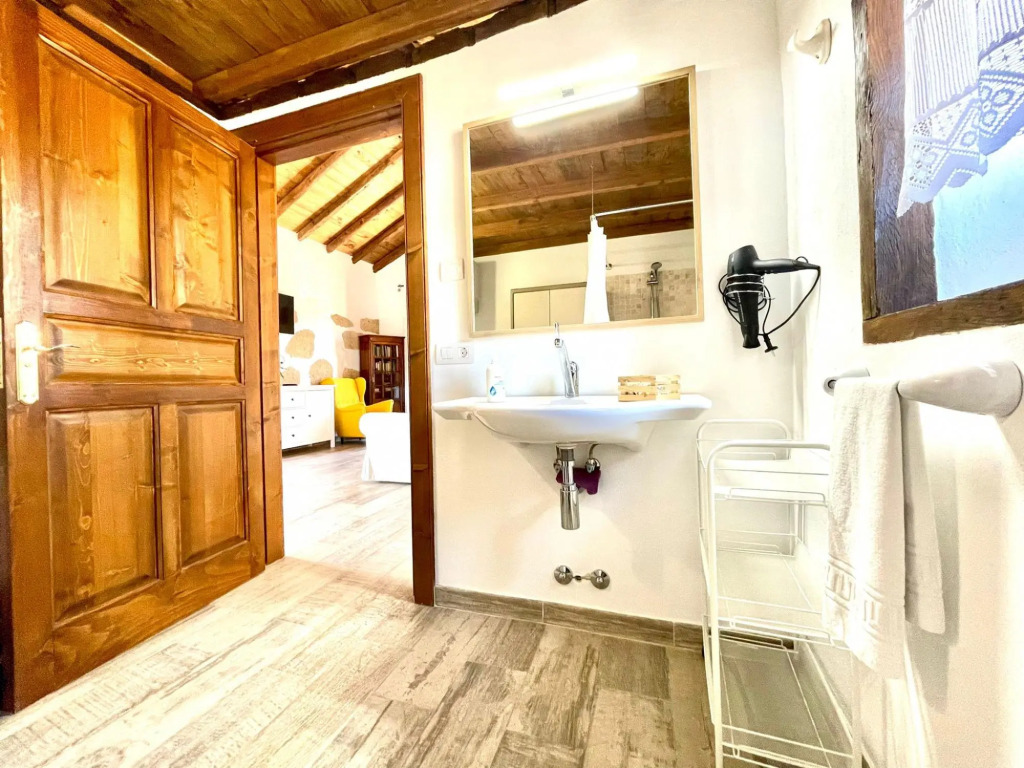 Rural house with private pool, BBQ and ocean view