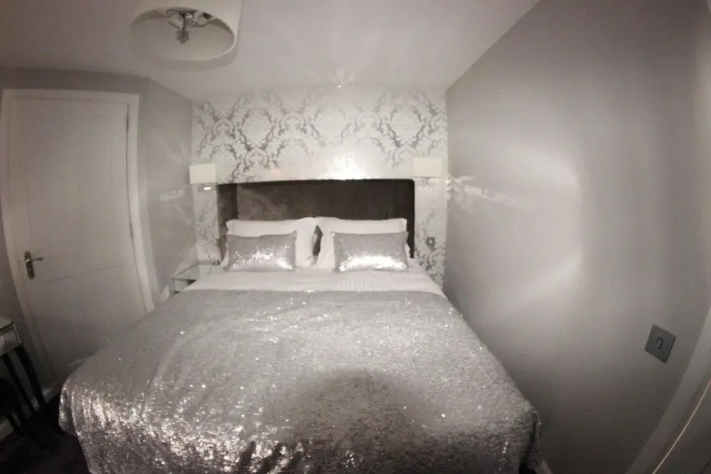 Shorehead Guest House