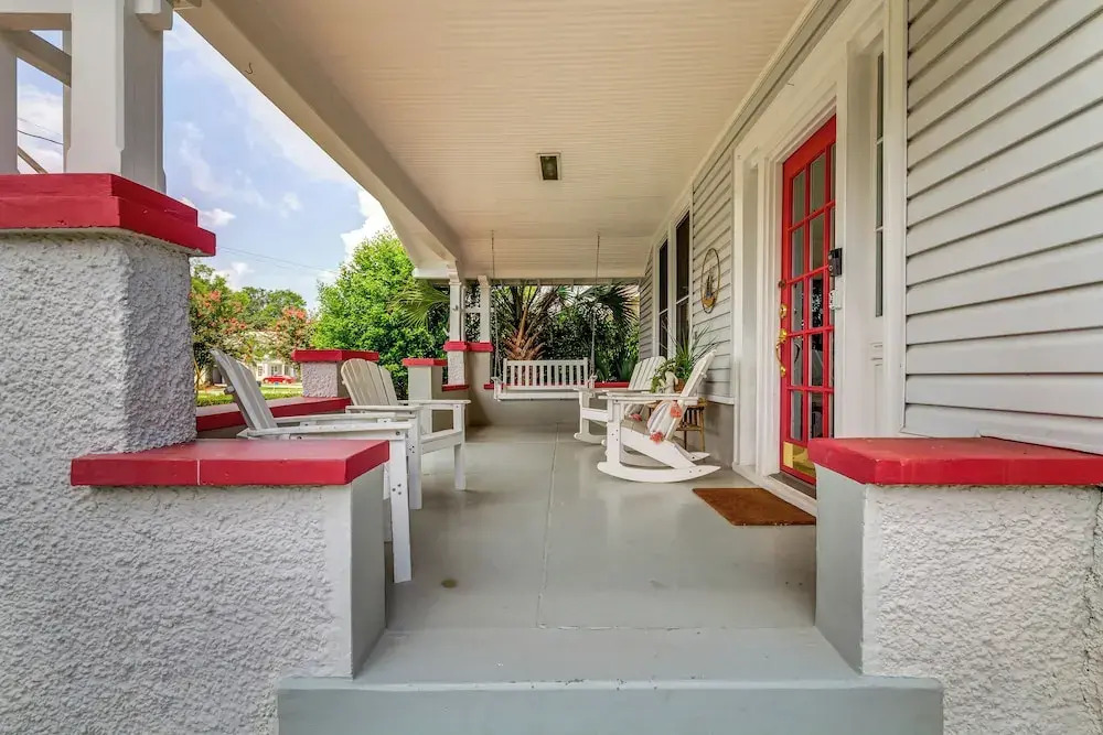 Pensacola Paradise: Furnished Deck & Gas Grill!