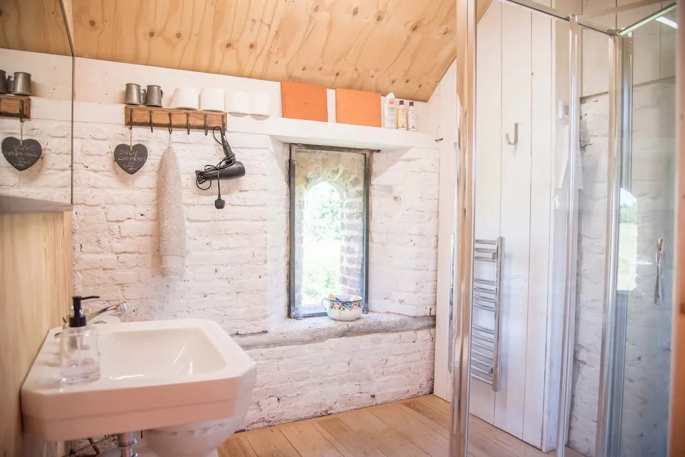 Abbey Shepherds Hut, Eye