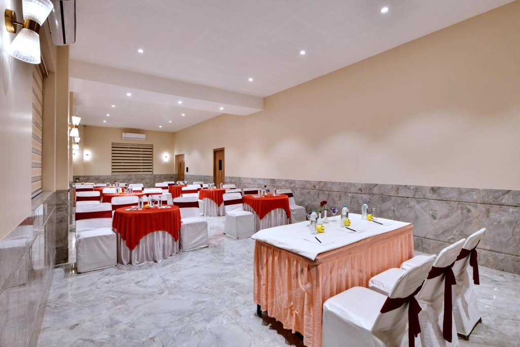 Click Hotel Bhuj