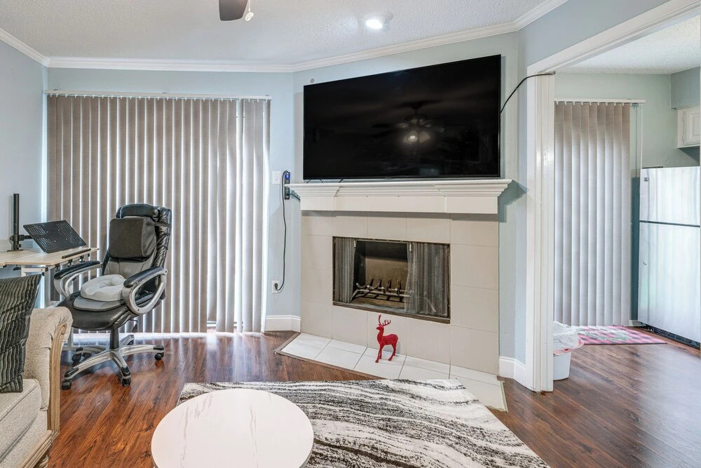 Near Expressways! Cozy Dallas Condo w/ Workspace