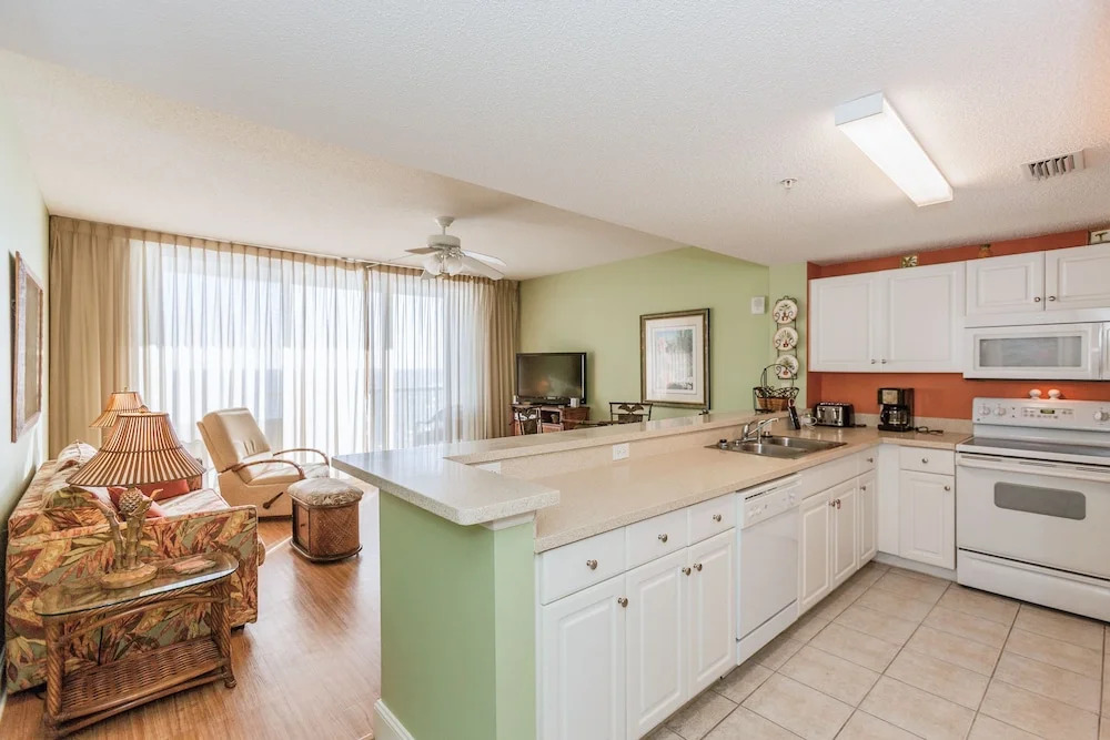 10901 Front Beach Rd Condo OFC 607 2 Bedrooms 2 Bathrooms Condo