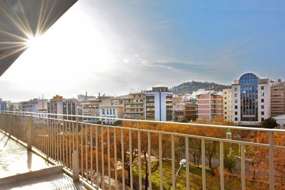 Three Bedrooms Apartment in City Center
