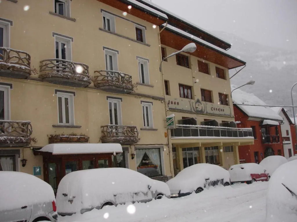 Hotel Joan Canejan