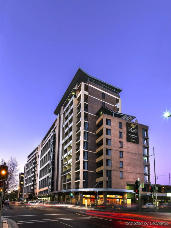 Meriton Suites George Street, Parramatta