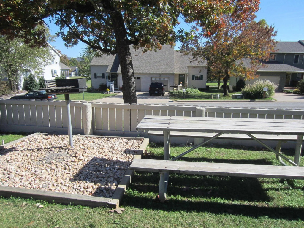 Screen Porch View-4 Steps-Pointe Royale