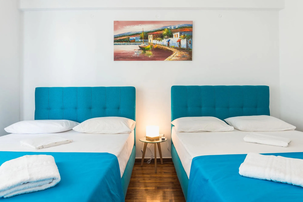 Super Paradise Apartments