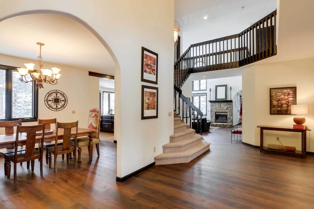 Hot Tub & Ski Shuttle: Forested Breckenridge Home!