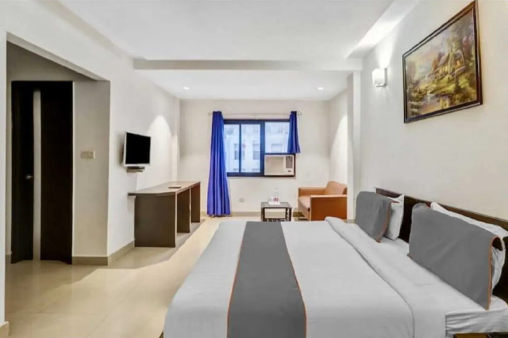 Airport Hotel J P Palace