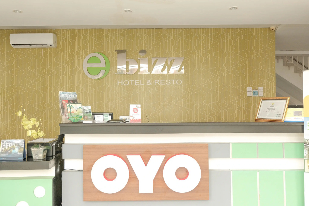 Ebizz Hotel