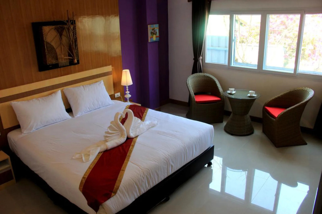 Panmanee Hotel-Newly Renovated