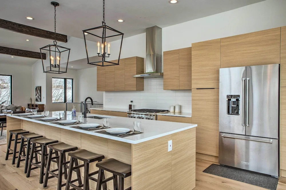 Mtn-view Home w/ Hot Tub, 9 Mi to Vail Resort