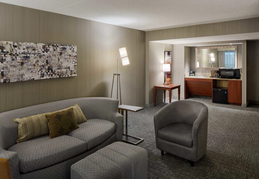 Columbus Hilliard Hotel