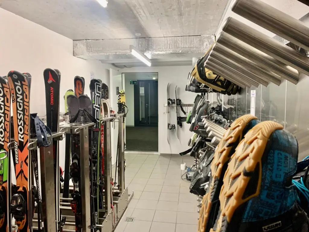 Luxus Neubau 5 min zu Talstation & Caumasee