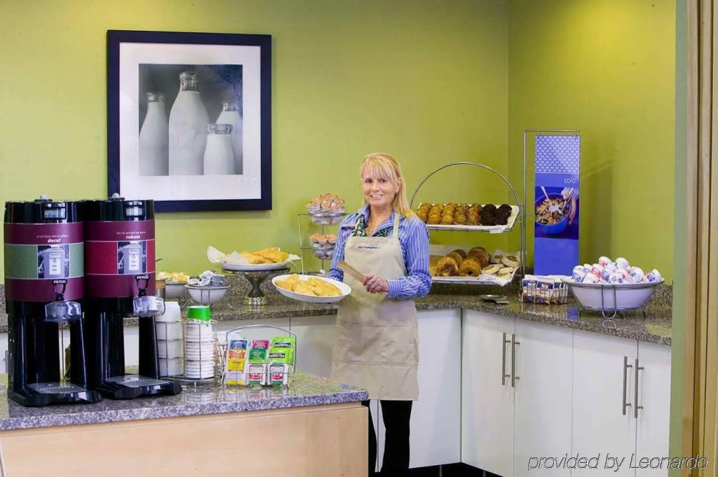 Hampton Inn & Suites Sarasota / Bradenton - Airport