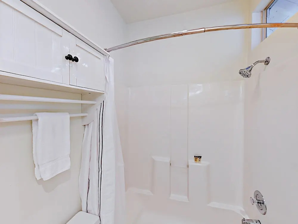 3BR 2BA Walk to Barton Springs Road by RedAwning