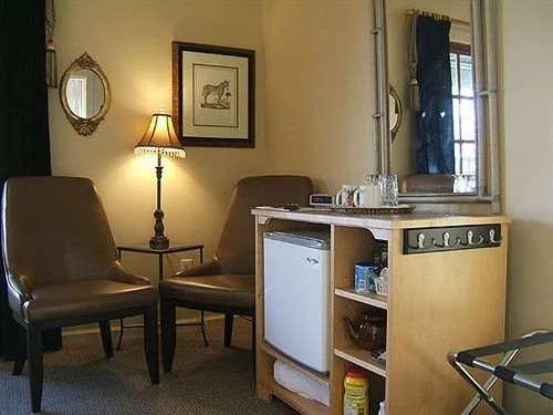 A Downtown Victoria Ocean View Bed and Breakfast