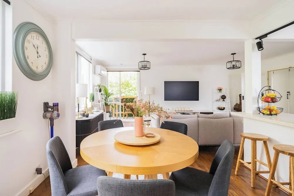 3bd 2 bthToorak Village luxurious Apartment, Relax