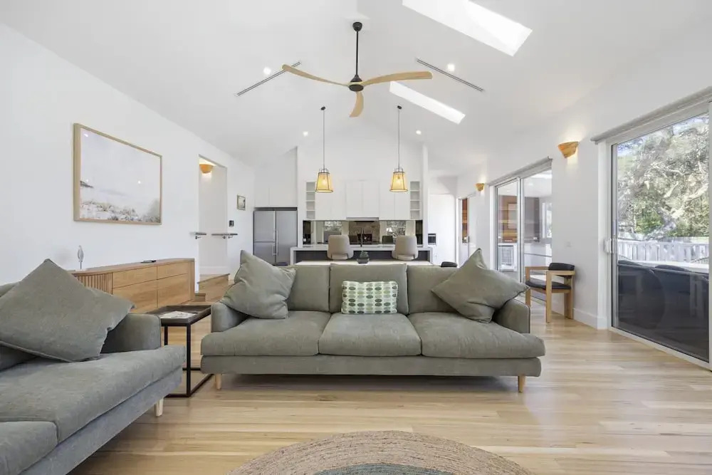 Saltwood Coastal Hamptons Luxe With Pool