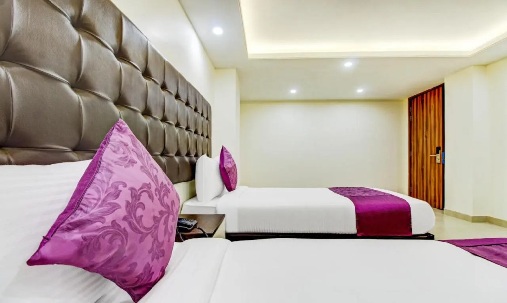 Hotel Mavens Orange Gurgaon