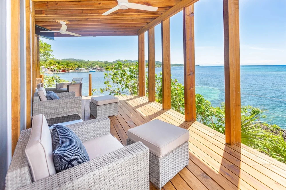 Wow! Views and more, fantastic 2 bedroom in West End - Villa Agua apts