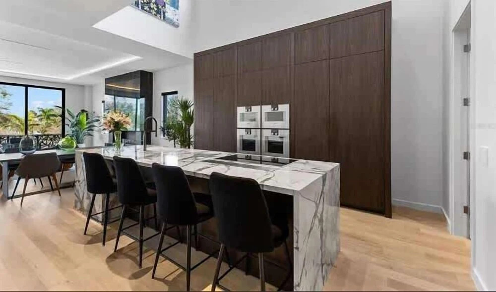 Lux Penthouse 4-story Stunner Rooftop Views