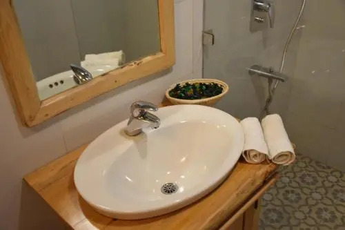 Kudrat - A Boutique Homestay- Tirthan Valley