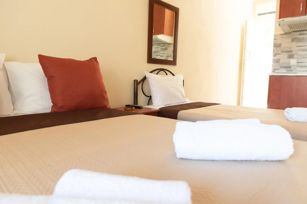 Evdokias Apartments and Rooms