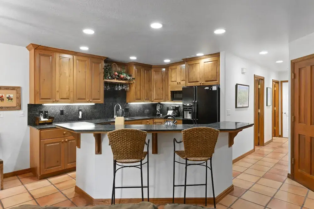 Deer Lake Village at Deer Valley Resort - Four Bedroom Condo with Hot Tub #2478 4 Condo