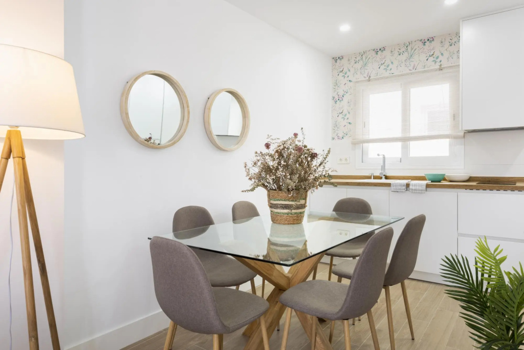 Lovely 3-bedroom Apartment Near Alameda Juan Rabadan I