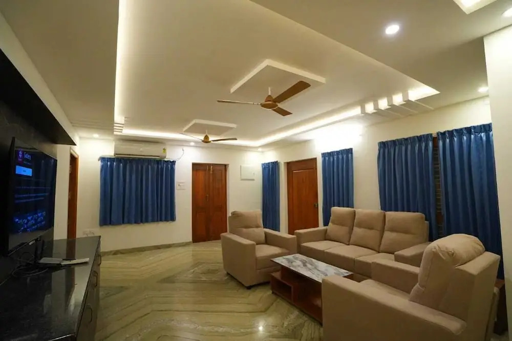 Trimukha homestay
