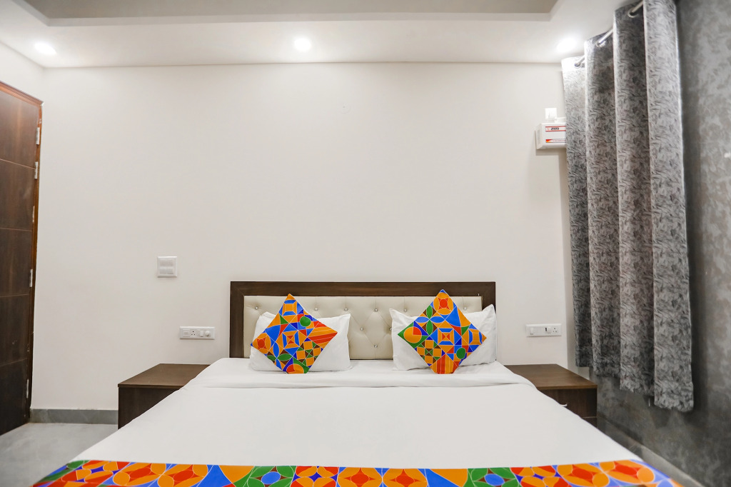 FabHotel Signature Inn I