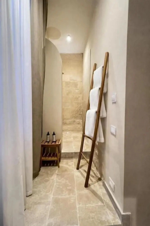 CAVA Urban Relais & Pool