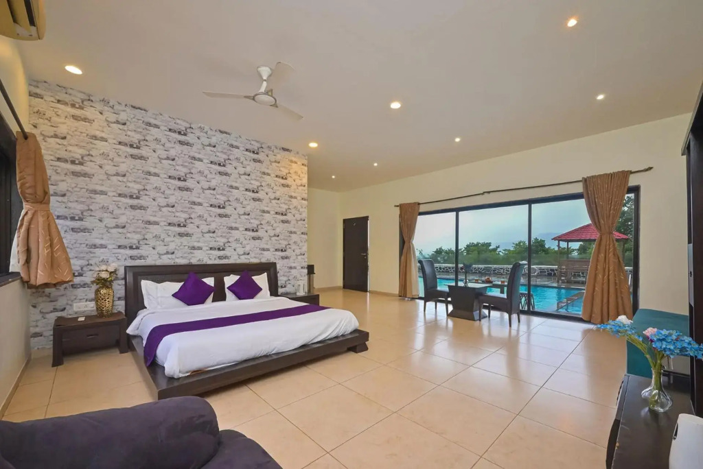 StayVista at Lake Mansion